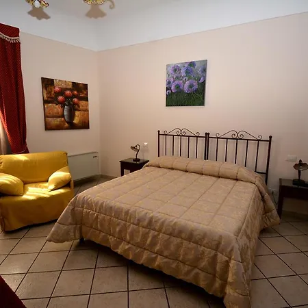 La Piazzetta 2*