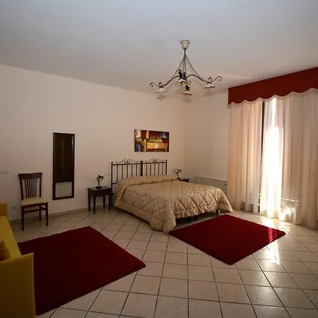 La Piazzetta 2* Кальтаджироне