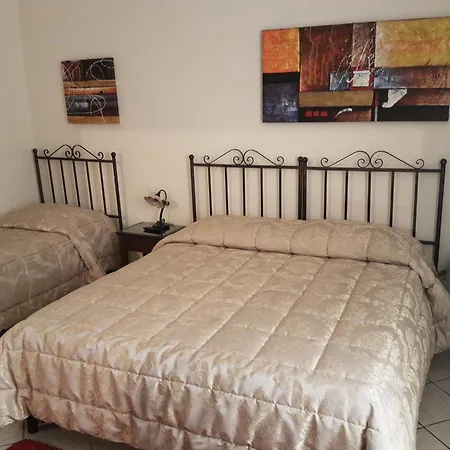 La Piazzetta Guest house 3*