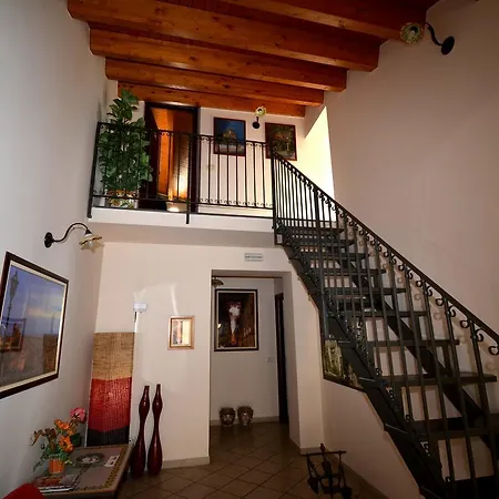 La Piazzetta Guest house 3*